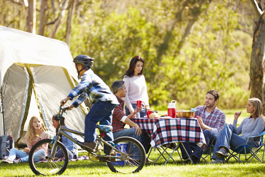 famille en camping sud de la france